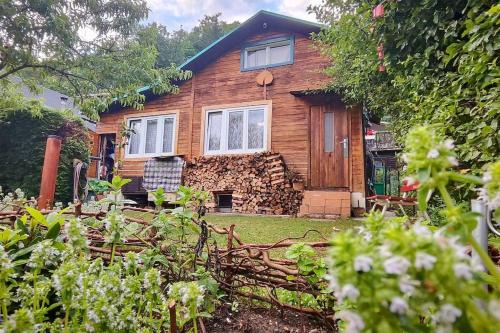 Cernosice Maison | Lazy River Hut