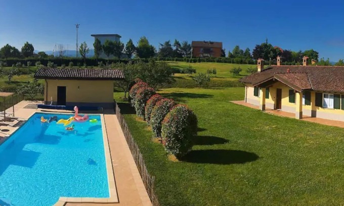 Rocca Grimalda Villa | Le 16 Querce: Villa&Dependance Pool-Garden-Park 20 pax+3 babies AltoMonferrato