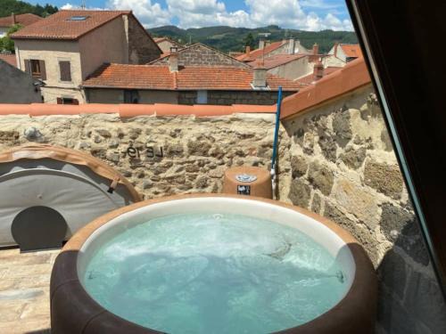 Langeac Hôtel | Le 19 - 38m2 Terrasse Jacuzzi - Centre Historique - Clim