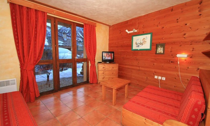 Nevache Chalet De Ski | Chalet Le Barlèt: 2/3 pers Hameau des Chazals Nevache Hautes Alpes