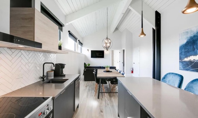 Laval Maison | Le Barrette - Complexe la Voûte