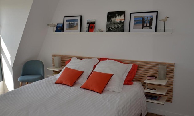 Downtown Angers Lit Et Petit-Déjeuner | LE BEAU REPAIRE, chambres d'hôtes, quartier historique, 1 à 3 chambres, étage indépendant