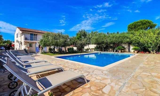 Beaucaire Appartement | Le Beaucaire 6P - Appt avec piscine partagée