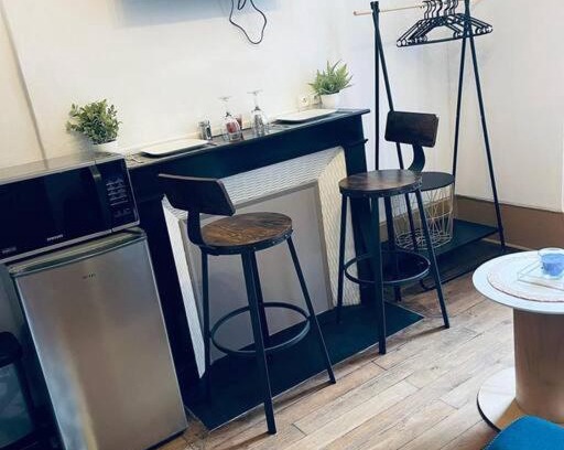 Bourges Appartement | Le Black and White studio centre-ville historique