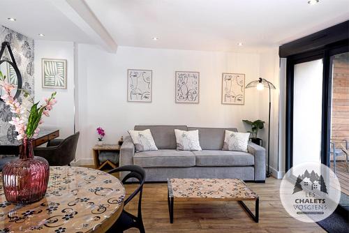 Poincare - Foch - Anatole France - Croix de Bourgogne Appartement | Le Briand Appartement 4étoiles Nancy Thermal Cosy avec Terrasse Wifi