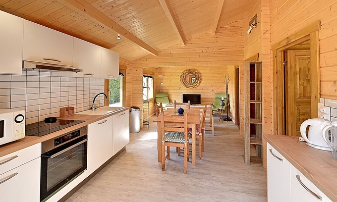 Chenac-Saint-Seurin-d'Uzet Maison | Le Chalet des Vignes - chalet 5p avec piscine