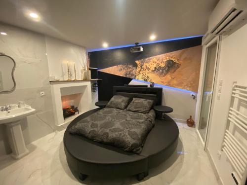 Saumur Appartement | Le Cadre Noir Lux Spa, Sauna, Jacuzzi, Hammam