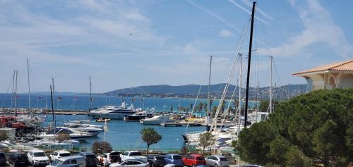 Frejus Port Appartement | LE CAPITOLE Vue mer Studio cabine 27m2 2 adultes 2 enfants avec climatisation et garage