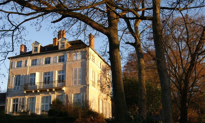 Bures-sur-Yvette Lit Et Petit-Déjeuner | Le Château de la Vierge