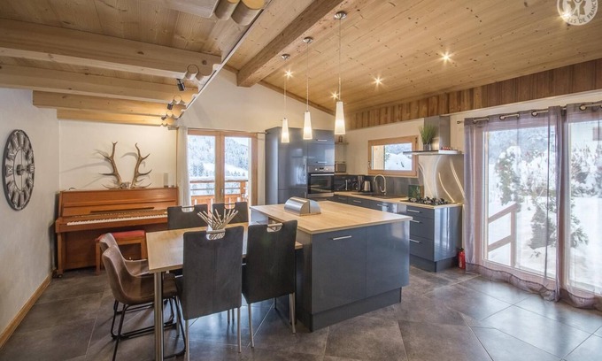 Flumet Chalet De Ski | *Le Chalet J* été 8 voyageurs / hiver 6 voyageurs