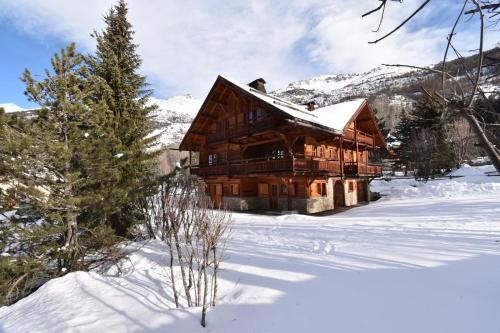 Le Serre Barbin Chalet De Ski | Le Chalet l'Harmonie - Pierres d'Histoire