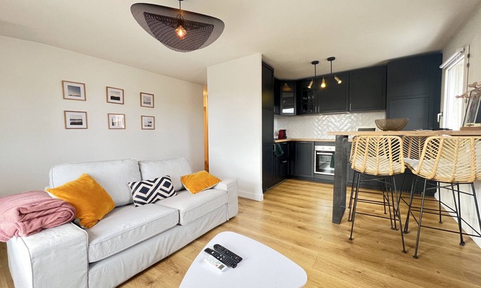 Soupetard Appartement | Le Charmant, Lumineux & calme - 2p/Parking/Balcon