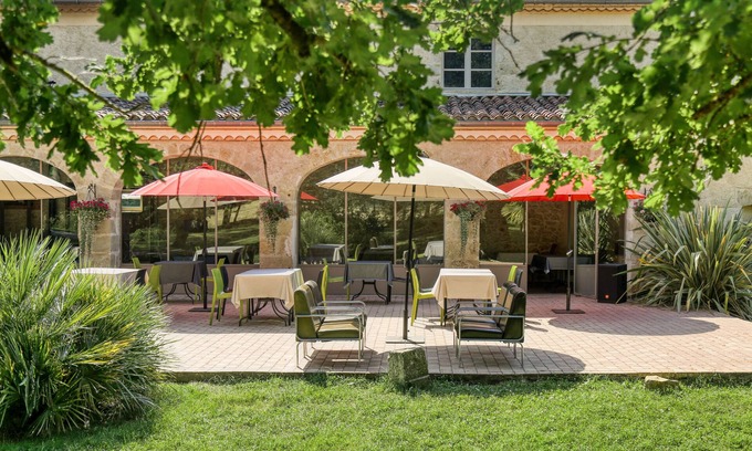 Saint-Jean-le-Comtal Maison | Le Chateau de Camille