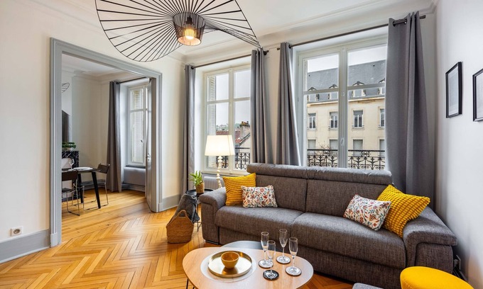 Poincare - Foch - Anatole France - Croix de Bourgogne Appartement | Le Chic de Foch - 5min à Pied de la Gare