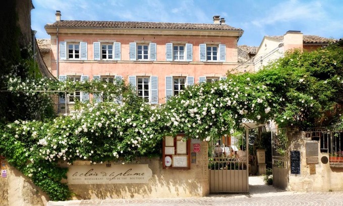 Grignan Hôtel | Le Clair de la Plume - Teritoria