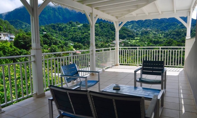 Le Morne-Vert Appartement | Le Colibri Vert - Vue sur Les Pitons du Morne Vert