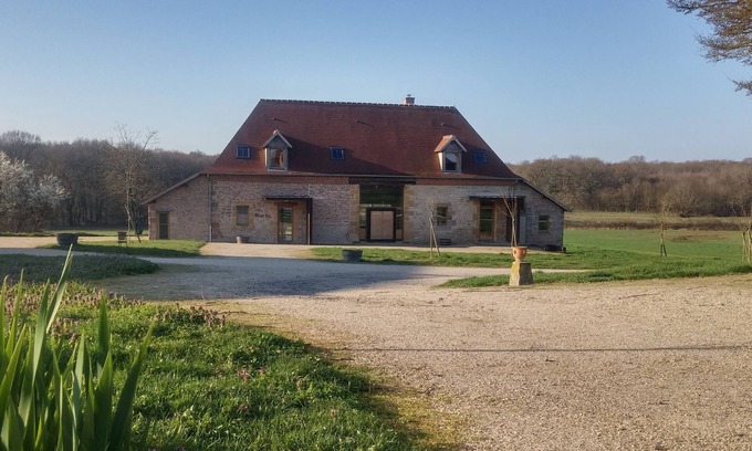 Montbeugny Maison | Le Colombier Cottage –Charming accommodation in the heart of the Damayots Hamlet