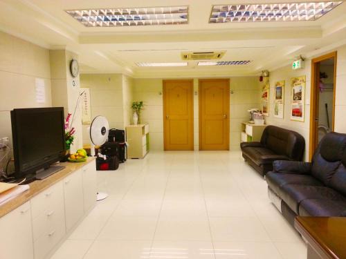 Jordan Maison | Le Cong Fraternal Guest House