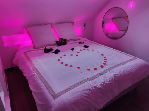 Challes Appartement | Le coq'oon de Challes- love room