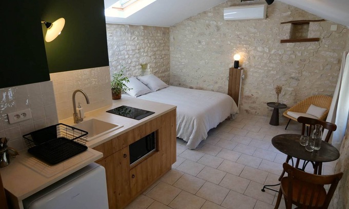 Montcuq-en-Quercy-Blanc Autre | Le Coquet - studio de charme