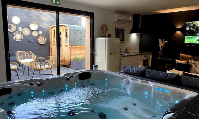 Aulnoy-lez-Valenciennes Appartement | Le Cosy Appart Spa & Sauna by Spaona