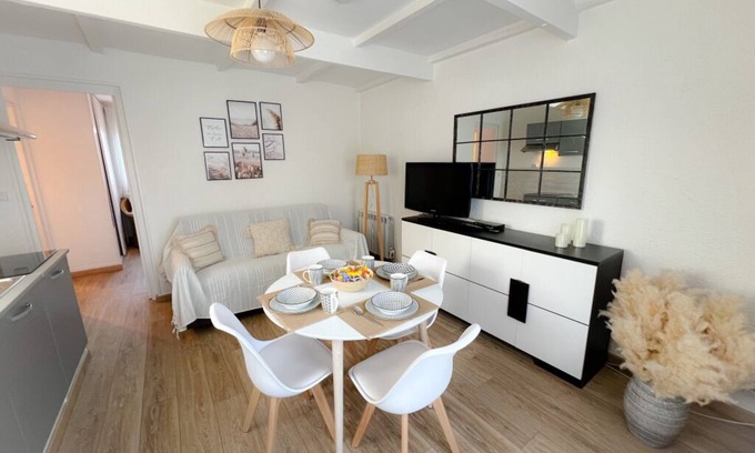 Bleriot-Plage Maison | Le Côtier, charming cottage on the beach