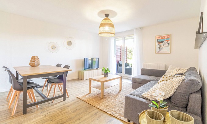 Toulouse North Appartement | Le Diamant - Bright apartment with pool