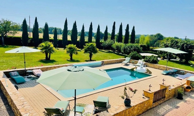 Saint-Sulpice-d'Excideuil Maison | Le Domaine du ValfeEric avec Gîte de charme, idéal pour regroupement de famille