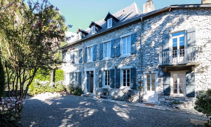Cierp-Gaud Lit Et Petit-Déjeuner | Le domaine des 3 marmottes Chambres d' hôtes