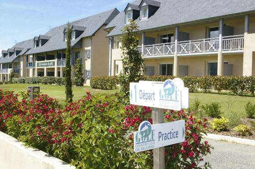 Pouzac Station Balnéaire | Le Domaine du Golf Country Club de Bigorre