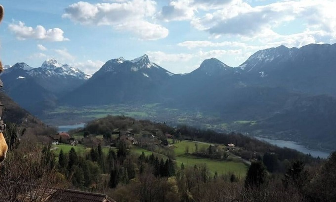 Talloires-Montmin Cottage | Le Fenil - Gîte vue panoramique au calme