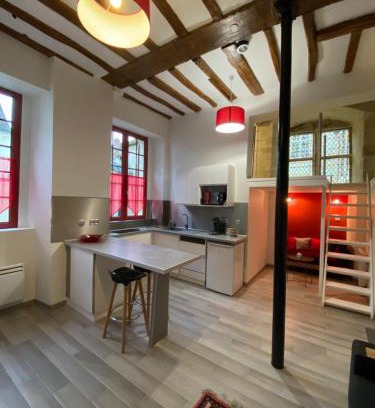 Sens Appartement | Le Gîte de Lancelot avec balnéo City Center