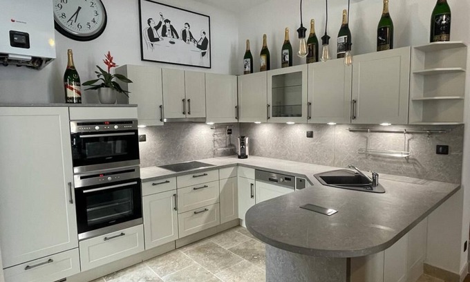 Epernay Maison | Le Gite de Jean Thevenin with free parking