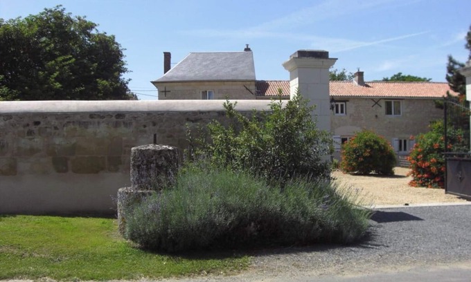 Saint-Macaire-du-Bois Maison | Le Grenier