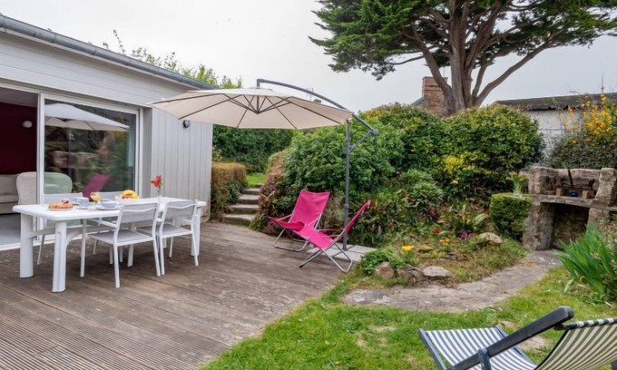 Creances Maison | Le havre de paix by Interhome