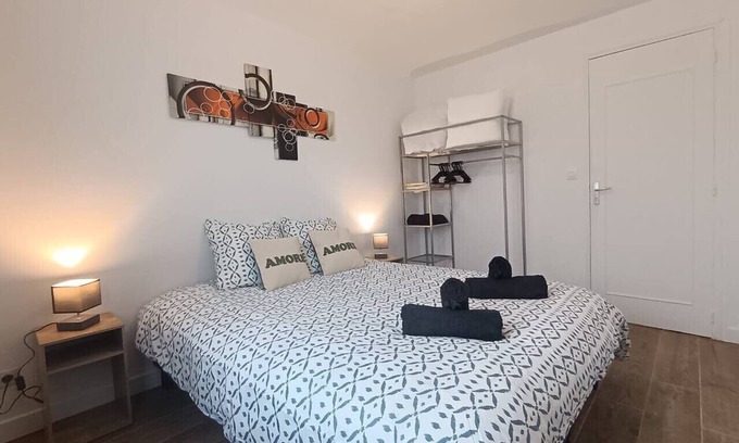 Fontainebleau Appartement | Le Jardin suspendu sleeps 3