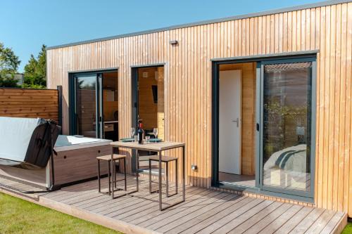 Bressols Chalet De Ski | Le Laponya - Chalets climatisés avec SPA & Borne de recharge