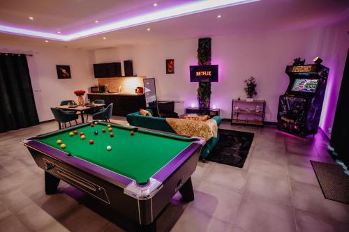 Maroilles Maison | Le Loft de Maroilles - Arcade & Billard Omega