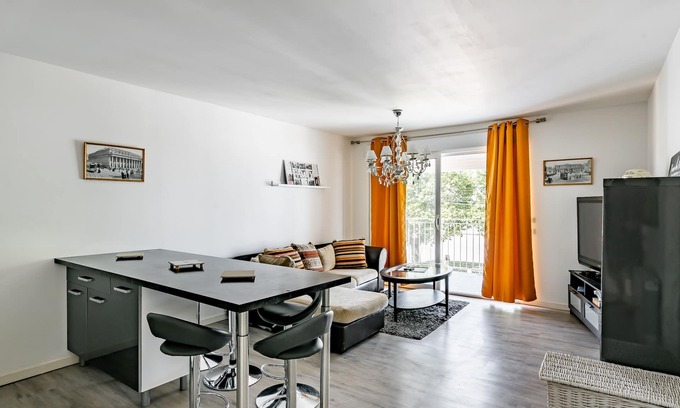 Saint-Andre-de-Cubzac Appartement | Le Long du Fleuve - Appt avec balcon vue fleuve