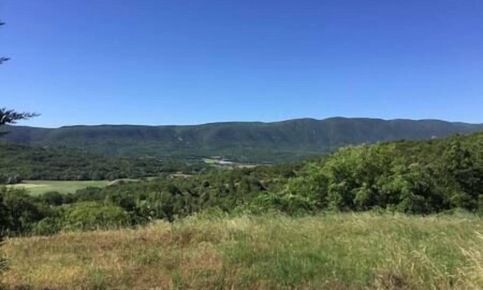 Viens Appartement | le Luberon et le Colorado provençal vous attendent