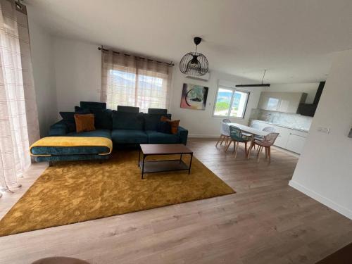Saint-Clair-du-Rhone Appartement | Le luxe au pied du pilat - 6 voyageurs