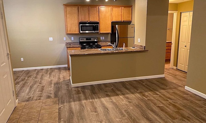 Paradise Valley Village Copropriété | Le Maisonette Spectacular 1 BR Condo / Com Pool / Kierland / Scottsdale