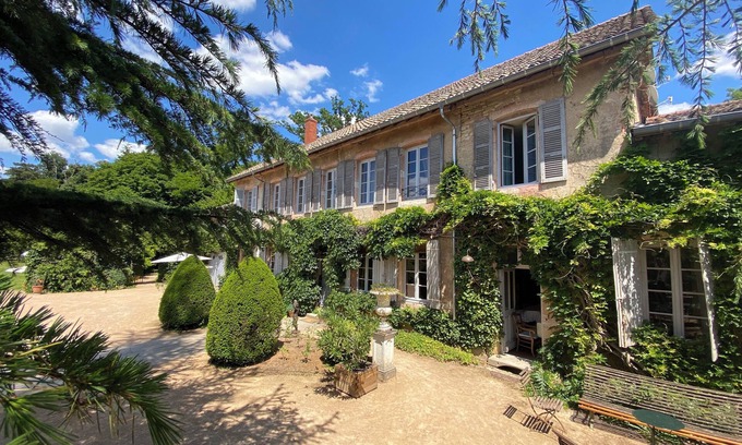 Cuisery Maison | le Manoir Bressan Magnifique maison de famille spacieuse, piscine ,chiens ok