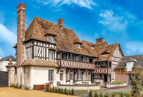 Le Neubourg Maison | Le manoir des chevaux dorés