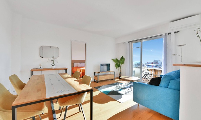 Carnot Appartement | LE MARINE vue mer avec joli terrasse, un rêve pour les couples