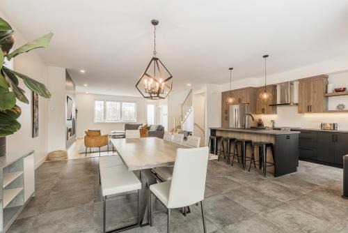 Magog Appartement | Le Memph Chouette spacious comfortable condo cottage eco responsible 3 bedrooms private garage - hot tub & pool Memphrémagog Lake