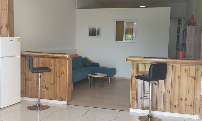 Piton Saint-Leu Appartement | Le meublé ensoleillé en plein centre ville 97424