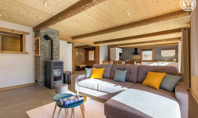 Queige Maison | LE MONT - QUEIGE - Gîte