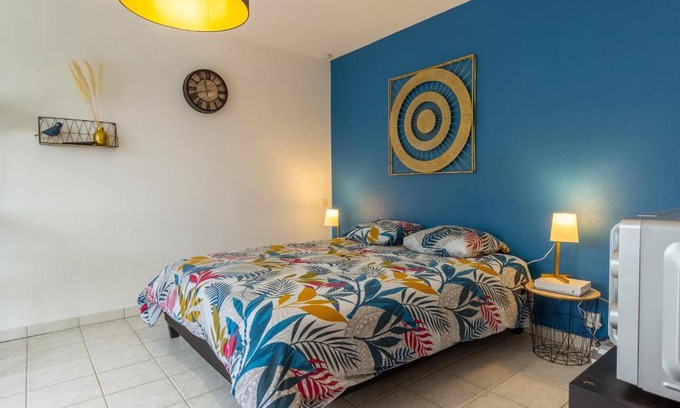 Onet-le-Chateau Appartement | Le Nid Castonétois Parking Privé