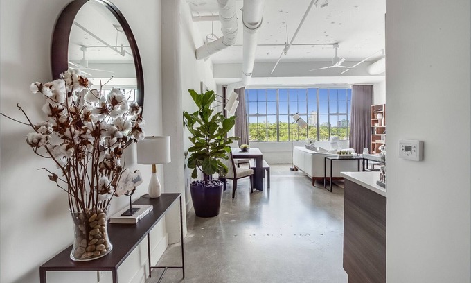 Poncey-Highland Appartement | Le Noir Et Blanc par Atlanta Luxury Rentals